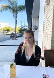 Verdomme, wat een stuk dik poesje heeft die chacha