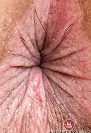 Het is onmogelijk om de kont van de mooie Roxane Lee nog heter te hebben