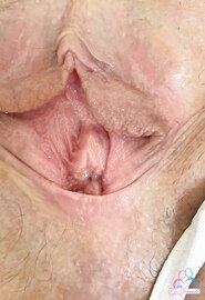 Jackie Hoff nos abre sus dos agujeros y es para todos vosotros