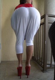 Maman s'est fait percer le clitoris