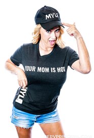 Il mio capo mi tocca le tette quando vuole...