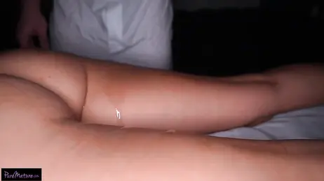 La MILF Armani Black scopata dal massaggiatore di un club per scambisti