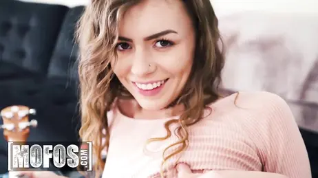 Enjoy your girlfriend's shaved pussy: look how much pubic hair she's trimmed!