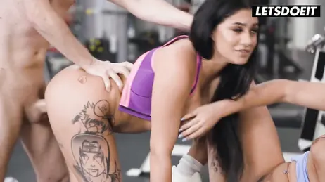 In questa palestra, gli istruttori di aerobica vanno a letto con i personal trainer...!!
