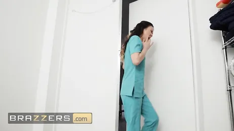 Die Krankenschwester scheint sehr gut zu sein, der Tag verspricht Freunde