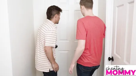 Joder tío, no me habías dicho que tu madre era tan puta !!
