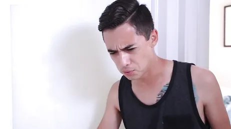 La mamma è una di quelle persone che si toccano mentre guardano un porno sul loro portatile.