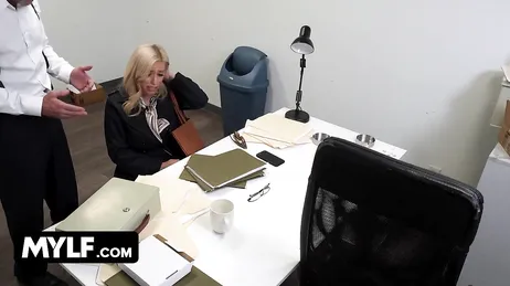 Er is vastgelegd dat een arrestant seks had met een politieagent.