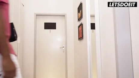 Mulher madura tatuada sendo fodida ao vivo em webcam pornô pornográfica