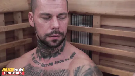 Casal filmado fazendo sexo na sauna do hotel