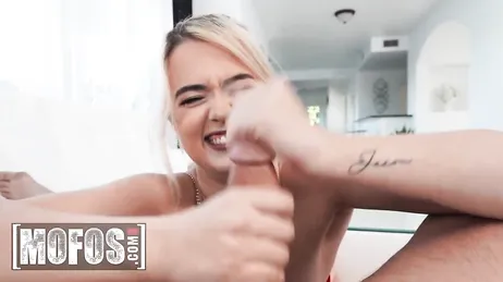 O que houve, Nicole Nichols? Você está vendo estrelas?