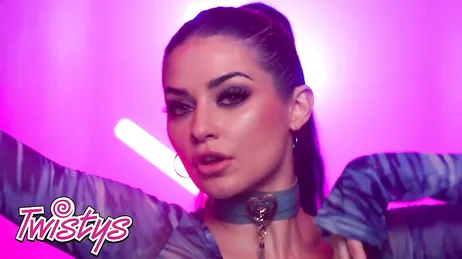 Superbe scène érotique de la déesse allemande Jewelz Blu