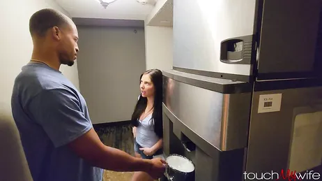 Que polla más grande tiene y que sabrosa, me la voy a comer toda