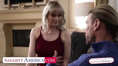 Vedi, papà? Vedi che ho delle tette piccole ma deliziose?