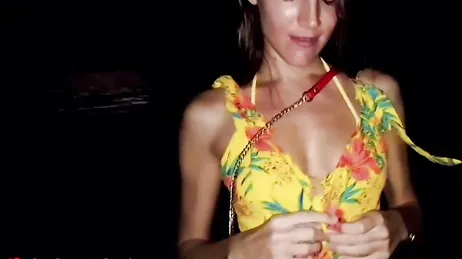 Je me souviens encore du mec avec qui j'ai couché sur la plage l'été dernier.