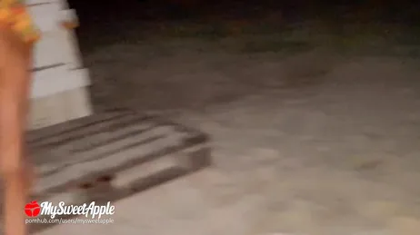 Je me souviens encore du mec avec qui j'ai couché sur la plage l'été dernier.