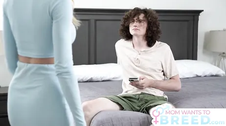 Ik had niet gedacht dat de vriend van mijn zoon mij zo goed zou neuken