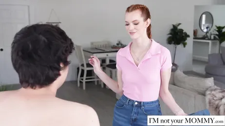 Pigan ger husbondens son en avrunkning, vilket svin!