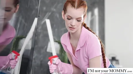 Pigan ger husbondens son en avrunkning, vilket svin!