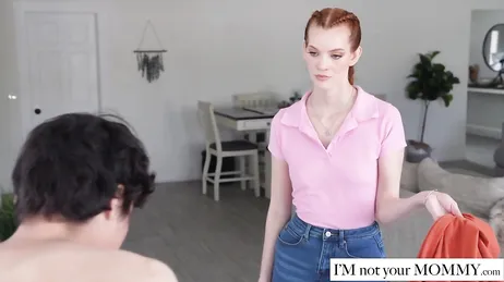 Pigan ger husbondens son en avrunkning, vilket svin!