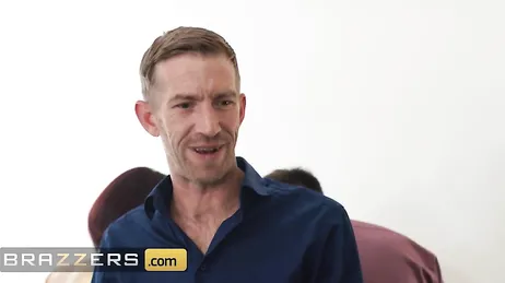 Puxa, pai, você vai enfiar todas essas coisas grandes que você tem dentro de mim.