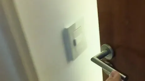 Metiéndole la polla en la boca a su madrastra hasta llenarla de lefa