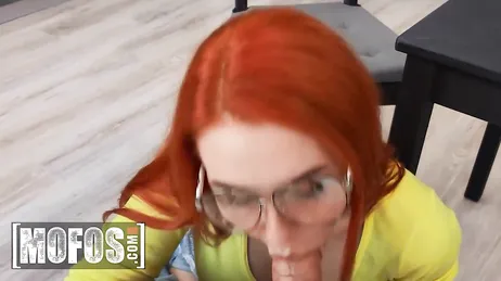 Cada vez que mi prima viene a casa acabamos teniendo sexo