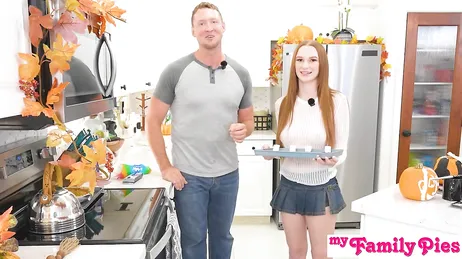 Mia nipote indossa una gonna così corta che si vede metà della sua figa