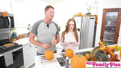 Mia nipote indossa una gonna così corta che si vede metà della sua figa