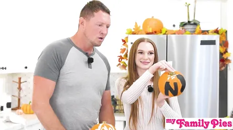 Mia nipote indossa una gonna così corta che si vede metà della sua figa