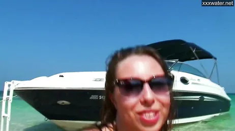 Echais de menos el calor? Con tias asi de sexys en bikini yo también !!