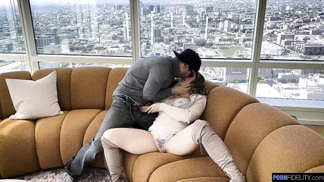 Mia madre è così flessibile che riesce a ottenere risultati in tutti i modi immaginabili!