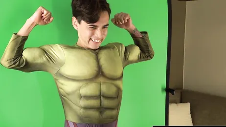 Ganz genau, mein Sohn, so fickt man den Arsch einer Mutter.