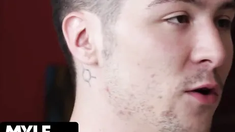 La vecina negra se empeña en que la coma el culo, yo acepto