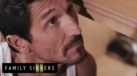 Il mio patrigno ha un cazzo così delizioso che non ci sta nemmeno in bocca!!