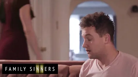 Quien no le querría comer el coño a la diosa MILF Lexi Luna ..?