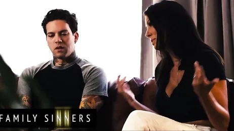 La atractiva vecina casada invita al novio de su hija a venir a casa