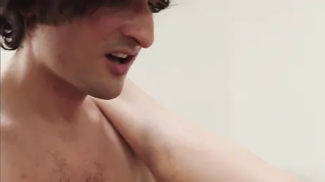 Demasiado tiempo a solas con su cuñada hasta que acaban follando como locos