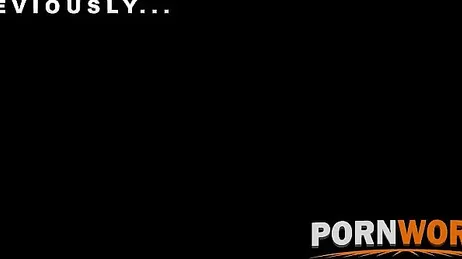 Tres tíos se acaban corriendo en la boca de estas dos cachondas maduras