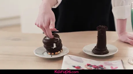 Qué guapa está hoy la hija de mi mujer: si no fuera porque es mi hijastra ...