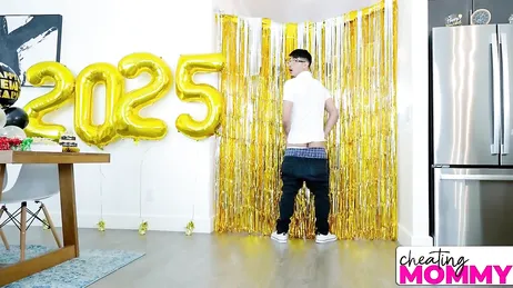 Ich lasse meinen Sohn meine Löcher erkunden, ich weiß, dass es ihm gefällt!!