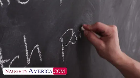 Que fait l'enseignante ? Elle a l'interdiction d'avoir des relations sexuelles avec ses élèves !