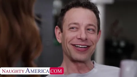 Mamma är överallt på mig, jävligt, hon verkar riktigt kåt