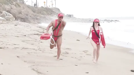 Mi novia y yo nos turnamos para comer polla y para follar: qué gusto!