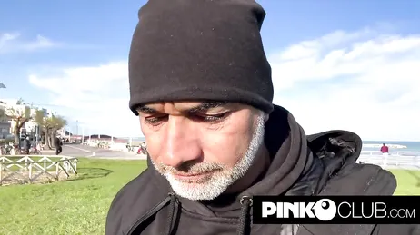 Mooie, brunette en ondeugende Italiaanse vrouw geniet van een intense pornocasting!