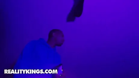 Die Kostümparty endet in einer gewaltigen XXX-Pornoorgie