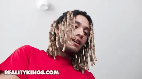 Mijn God, waar had je die enorme lul toch verborgen? Hij is gigantisch!!