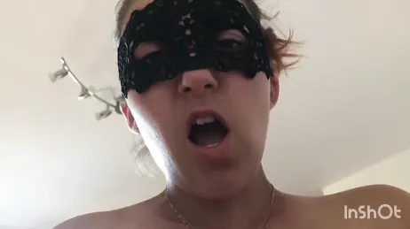 Amateur couple enjoys a good fuck in front of the webcam