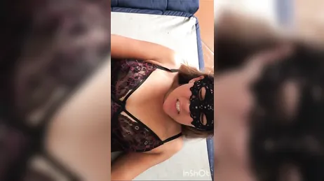 Selbstgedrehtes Pornovideo eines italienischen Amateurpaares, das ununterbrochen Sex hat