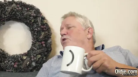 Twenty-something slut gives her grandfather a fuck for Christmas: how sweet!!